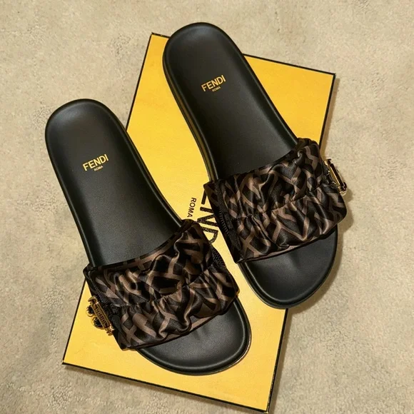 Fendi Feel Slides - Picture 2 of 5